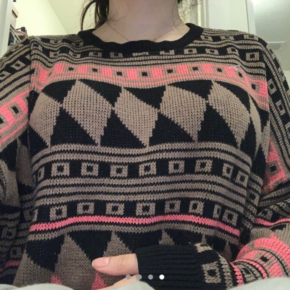 Urban Outfitters Sweater - Picture 4 of 4